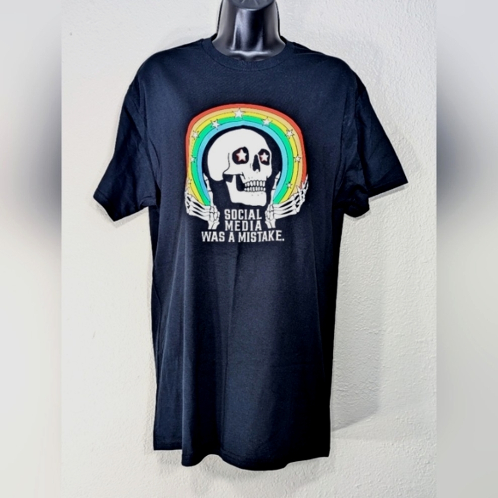 🆕 "Social Media Was A Mistake" Graphic Tee (M)